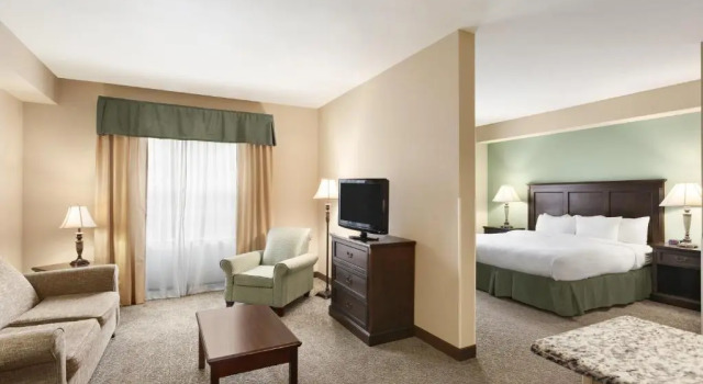 Двухместный люкс Country Inn & Suites by Radisson, Asheville West near Biltmore