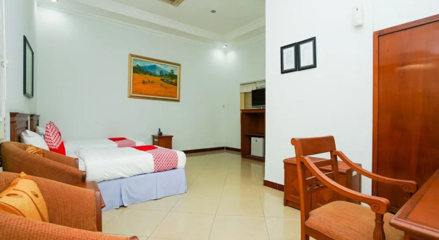 OYO 1346 Sinergi Hotel Gresik, Book Hotel Hoteller i Gresik med parkering, Parkering