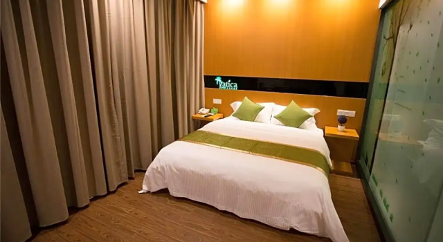 Двухместный номер Standard Vatica Shanghai Pudong New District Dishui Lake Hotel