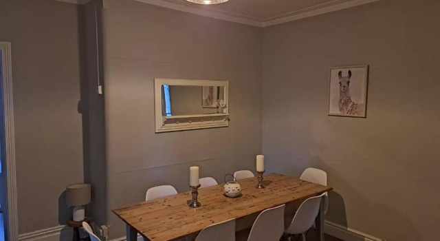 Апартаменты Llandudno apartment, quirky pub with tropical beer garden