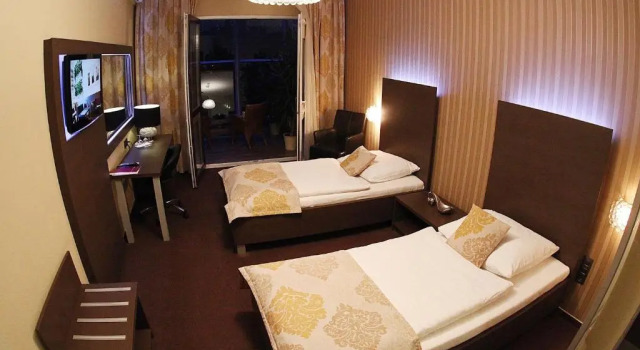 Camera Business HOTEL CENTRUM with free parking
