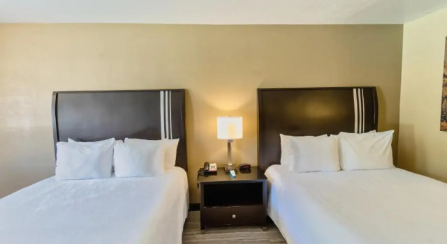 Четырёхместный номер Standard The Oakhurst Inn at Yosemite