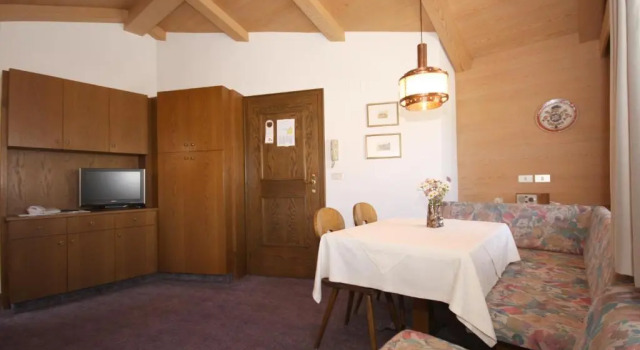 Апартаменты Мансарда с 2 комнатами Apartments Residence Alta Badia