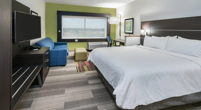 Двухместный номер Standard c 1 комнатой Holiday Inn Express & Suites Bryan - College Station by IHG