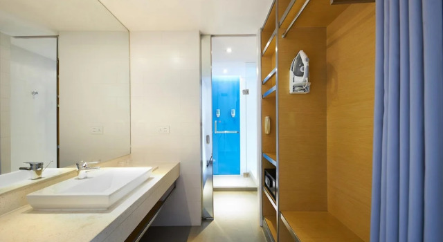 Люкс c 1 комнатой с видом на город Aloft by Marriott Zhengzhou Shangjie