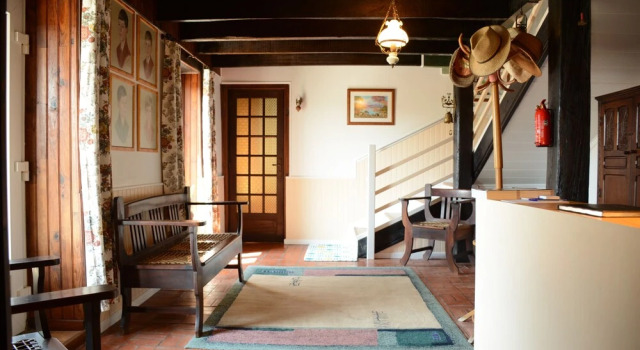 Les Noyers Aulnay, Rezerwuj Bed and Breakfast Hotele w Charente-Maritime z parkingiem, Parking