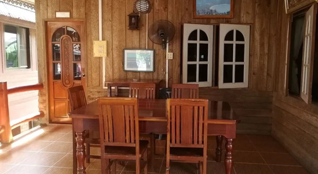 Lan Bua Resort
