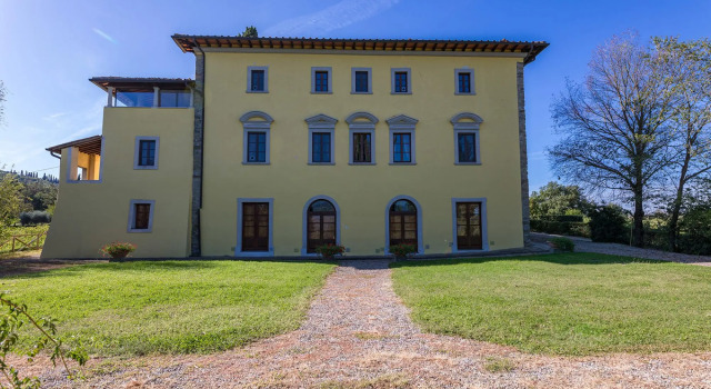Villa Palazzaccio 26, Emma Villas, Book Villa Hotels in Arezzo with a Pool, Swimming Pool