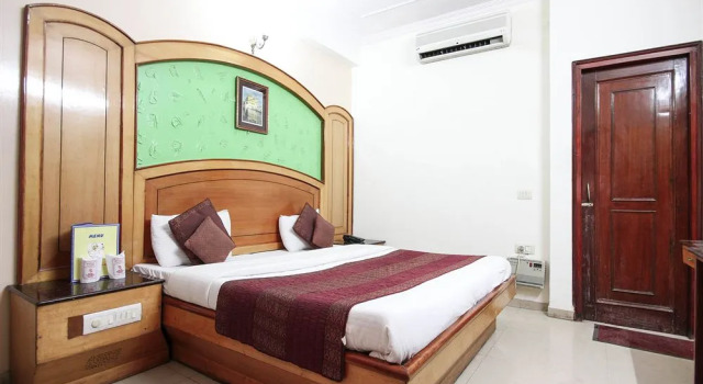 Capital O 2242 Hotel Yuvraj Deluxe