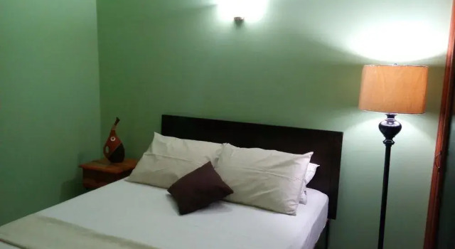 Hylton's 21 Vacation Townhouse, Rezerwuj Hotel Hotele 4-gwiazdkowe w Kingston, 4*