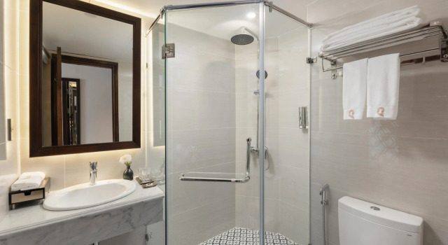 Номер Deluxe Golden Spring Hotel