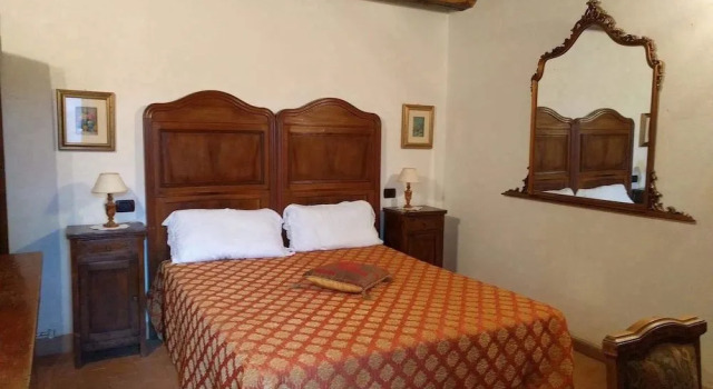 Casale Flaminia, Varaa Hotelli Spoleto Umbria