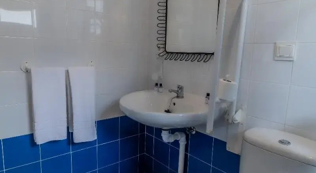 Двухместный номер Economy с балконом Hotel Las Errizas by Vivere Stays