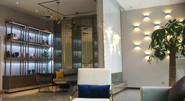 7 Days Premium Hotel Yunfu Yu'nan, Boek Hotel Hotels in Guangdong met parkeren, Parkeren