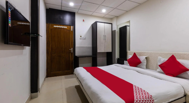 Capital O 47403 Hotel Manjeet