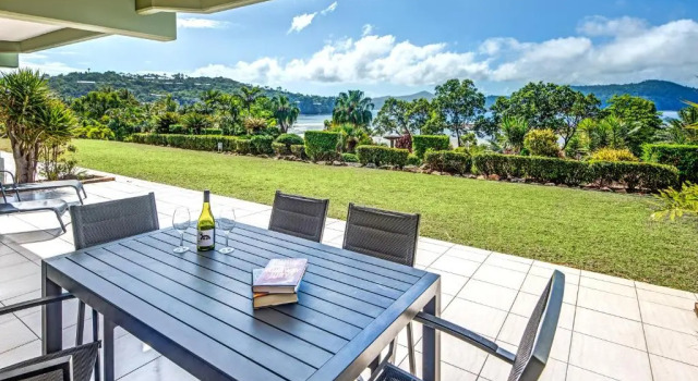 Апартаменты Beach Front Lagoon Lodge Apartments