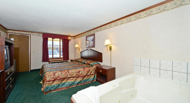 Номер Standard Americas Best Value Inn & Suites Warren Detroit