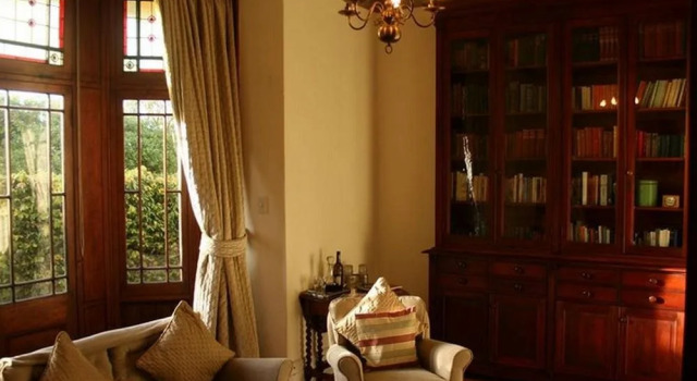 Reading House