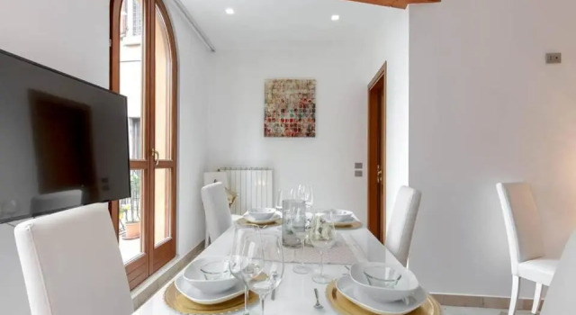 Palazzo Teatro Vecchio-Holiday Suites Salò, Забронировать Апартаменты/квартира Сало озеро Гарда