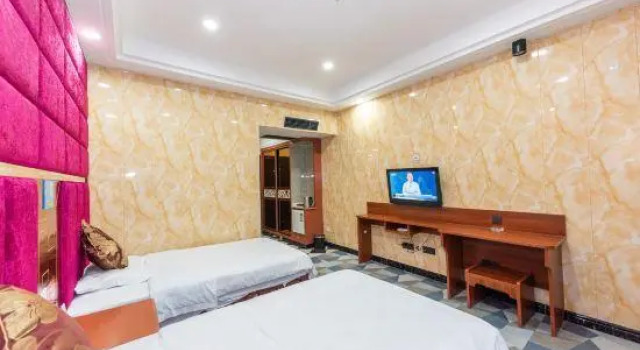 Jiuhuan Holiday Hotel, Prenota Hotel Huanggang 
