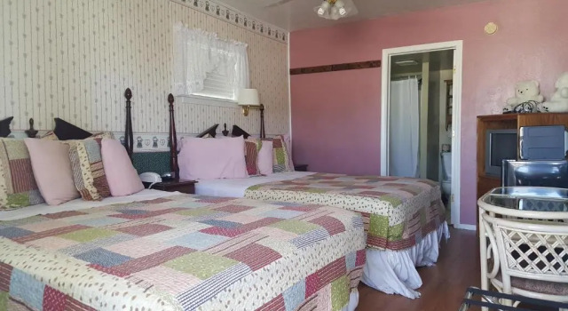 Четырёхместный номер Standard Canyon Country Inn