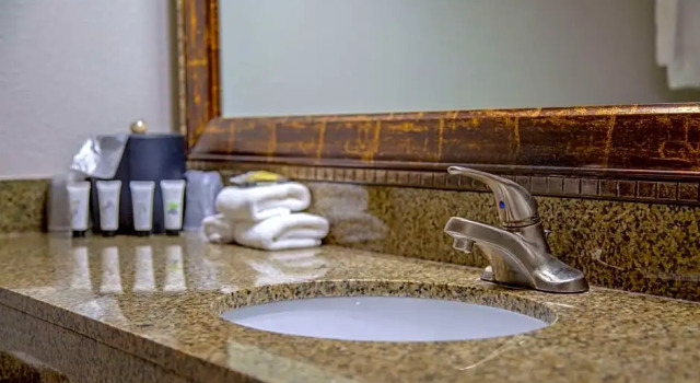 Четырёхместный люкс Hells Canyon Grand Hotel, an Ascend Collection Hotel