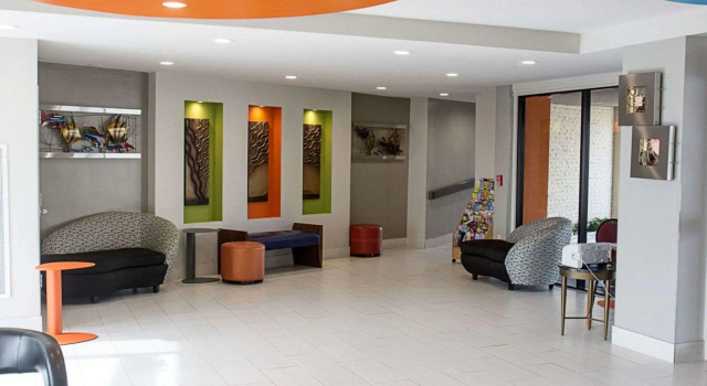 Quality Inn & Suites Oceanfront, Buchen Sie Hotel Neue Hotels in Virginia
