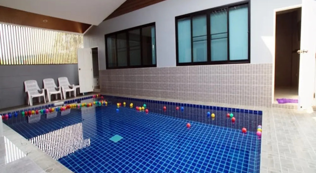 Вилла บ้านพาขวัญ พูลวิลล่า หัวหิน - 2 ห้องนอน พัก 10-15 คน