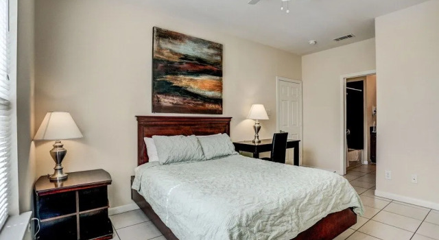 Villa Laverne 3 Bed Room Suite Furnished Condos