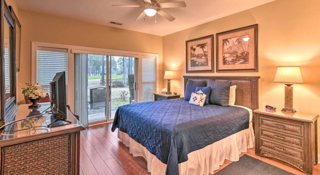 6 Mi to Boardwalk: Condo w/ Pool in Myrtle Beach, Забронировать Апартаменты/квартира Апартаменты Южной Каролины, Апартаменты/квартира
