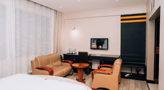 Номер Standard Gold Crest Hotel