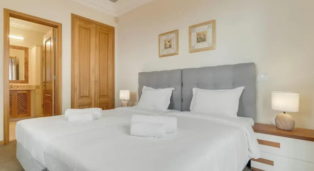 Villa Eve Palheiro Village, Rezerwuj Willa Hotele w Funchal z parkingiem, Parking