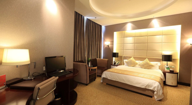 Jin Jiang Golden Mountain International Hotel, Забронировать Отель Отели Yantai Region с бассейном, Бассейн