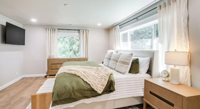30 Mins to Ski Resorts & December Specials!, Varaa Hotelli Bennett Bay USA