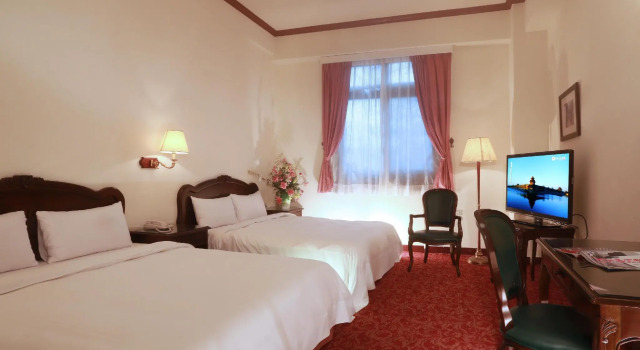 Семейный номер Standard East Commercial Affairs Hotel