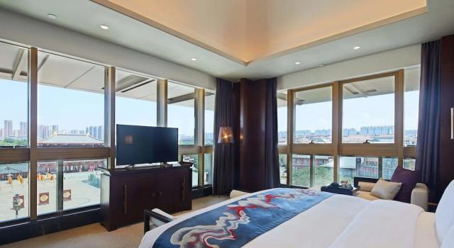 Люкс c 1 комнатой с видом на озеро Fu Rong Ge Hotel