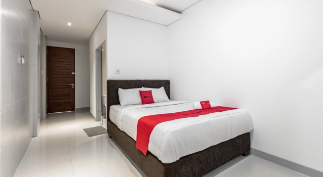 Номер Deluxe RedDoorz @ Padangsambian Denpasar
