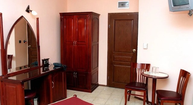 Hotel Mants II