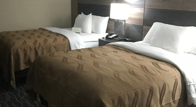 Четырёхместный номер Standard Rodeway Inn Asheboro