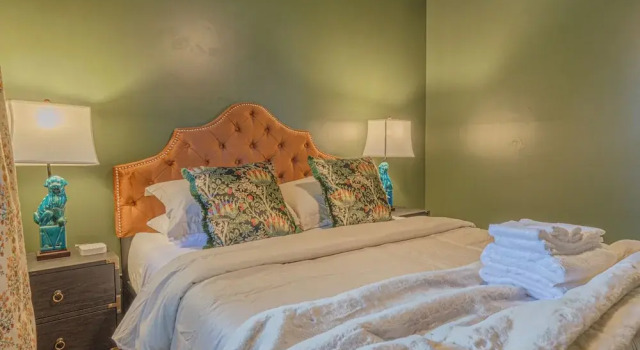 Modern Luxury Cottage with Pool, Забронировать Дом для отпуска Колумбус Джорджия, рядом с Columbus Park Crossing