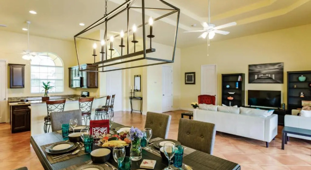 Коттедж Scenic water view, 2 master suites with direct pool access - Villa Casa Amarilla