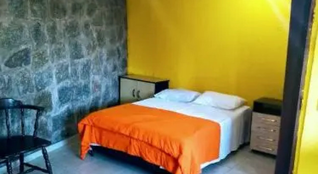 Eco-Hostel Cantareira, Забронировать Отель Каейрас штат Сан-Паулу