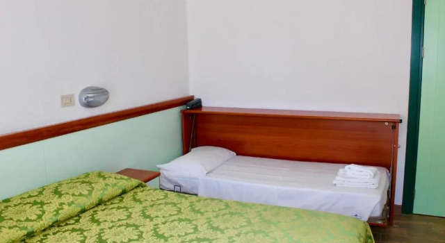Трёхместный номер Standard Hotel Cristina