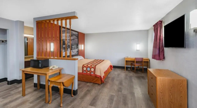 Люкс Super 8 by Wyndham Waynesburg