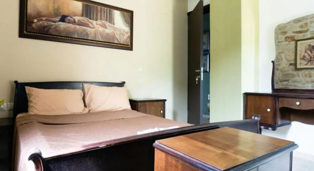 Charming Stone House With Swimming Pool, Rezerwuj Hotel Hotele w Retimno z parkingiem, Parking