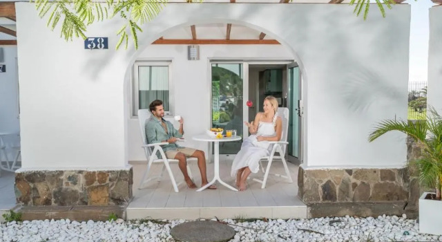 Люкс с видом на сад Hotel LIVVO Dunagolf Suites
