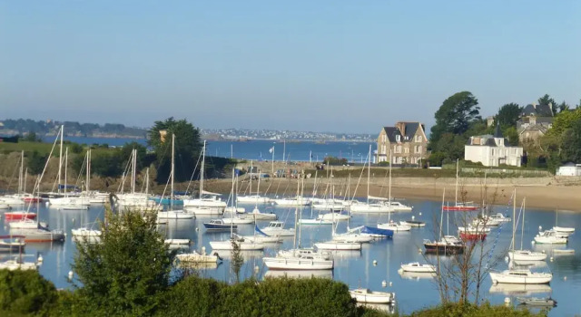 Quiet Duplex Apartment in St Briac sur Mer, Rezerwuj Apartament  