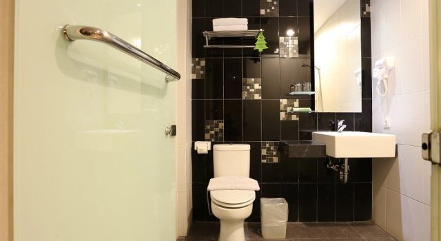 Double suite junior Pyrenees Jogja Hotel