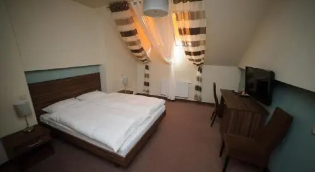Taurus Ładna, Boek Hotel Hotels in Klein-Polen met parkeren, Parkeren