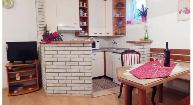 Апартаменты Цокольный этаж c 1 комнатой Apartments Emi